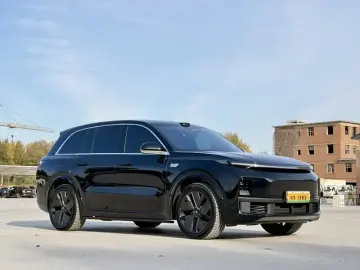 2025 Li Auto (Lixiang) L8 с пробегом 25 000 км