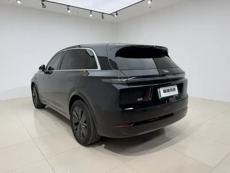 2025 Li Auto (Lixiang) L7 с пробегом 33 000 км