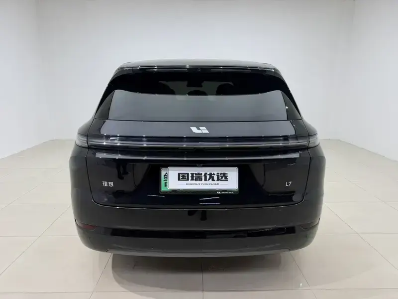 2025 Li Auto (Lixiang) L7 с пробегом 33 000 км