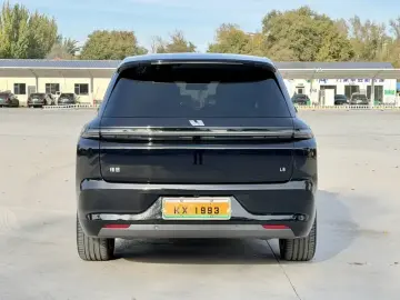 2025 Li Auto (Lixiang) L8 с пробегом 25 000 км