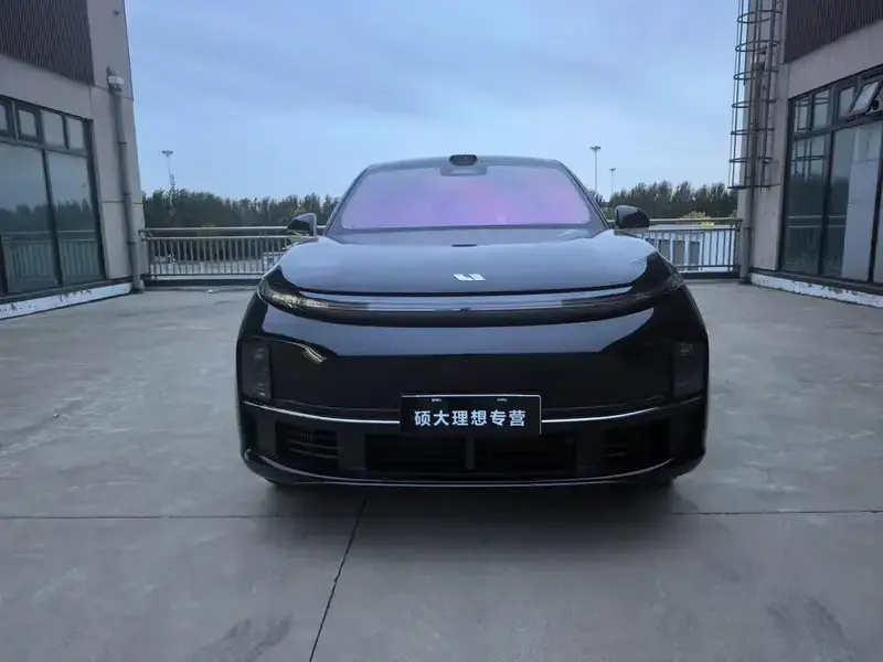 2025 Li Auto (Lixiang) L7 с пробегом 15 000 км