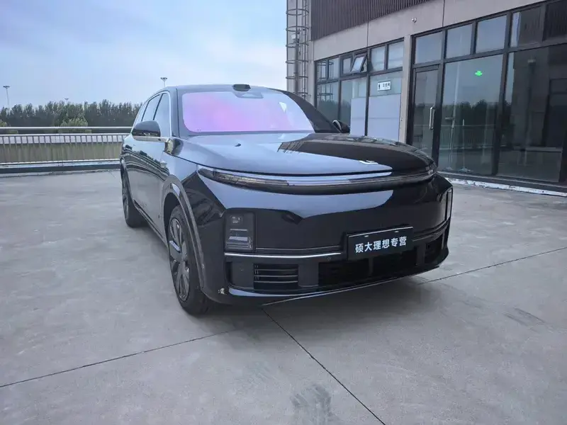 2025 Li Auto (Lixiang) L7 с пробегом 15 000 км