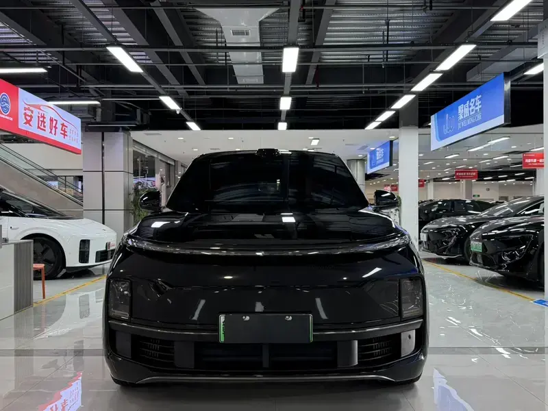 2024 Li Auto (Lixiang) L8 с пробегом 48 000 км