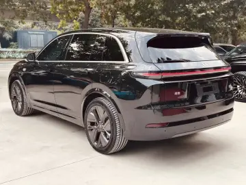 2024 Li Auto (Lixiang) L7 с пробегом 28 000 км