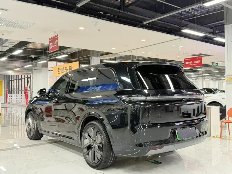 2024 Li Auto (Lixiang) L8 с пробегом 48 000 км
