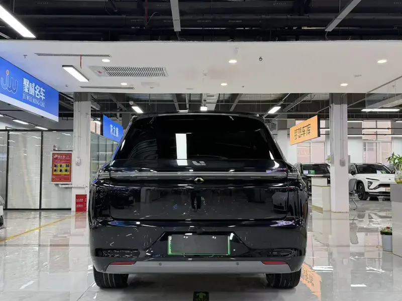 2024 Li Auto (Lixiang) L8 с пробегом 48 000 км