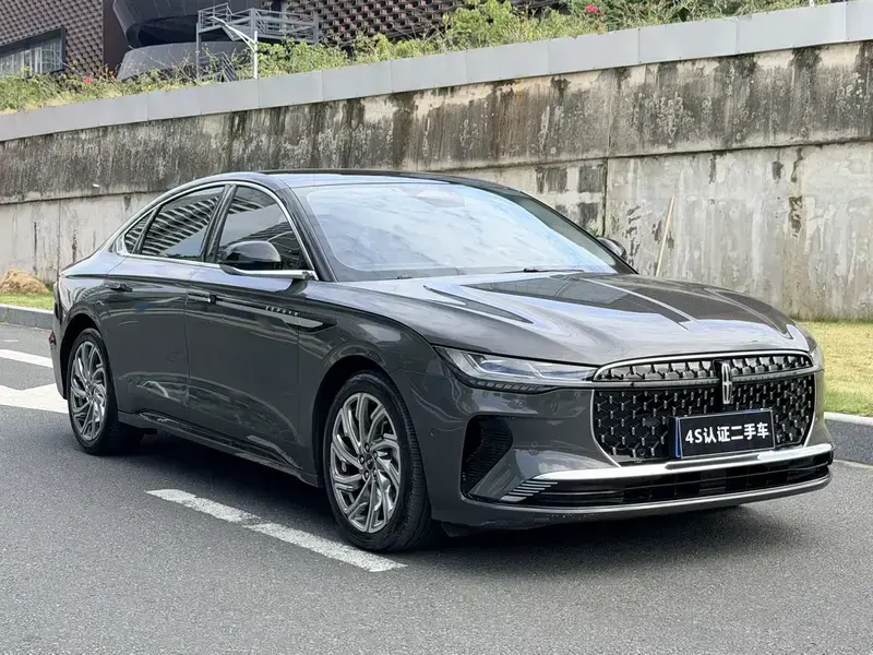 2022 Lincoln Z с пробегом 23 000 км