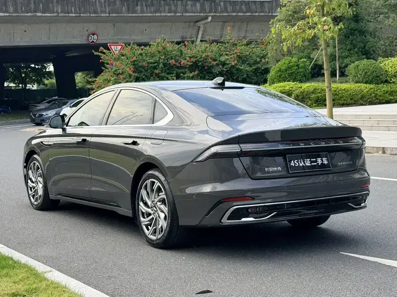 2022 Lincoln Z с пробегом 23 000 км