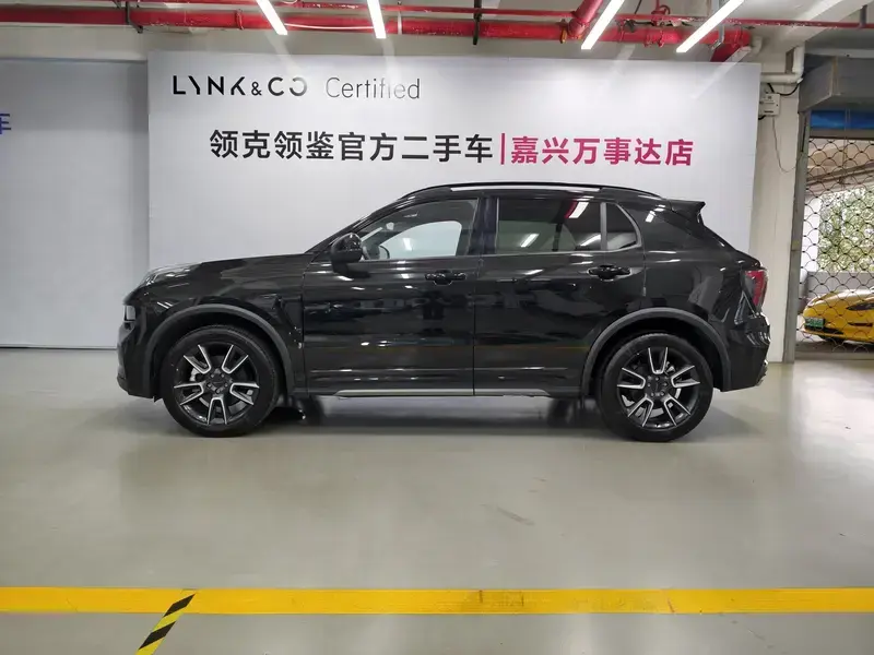 2025 Lynk & Co 01 с пробегом 15 000 км