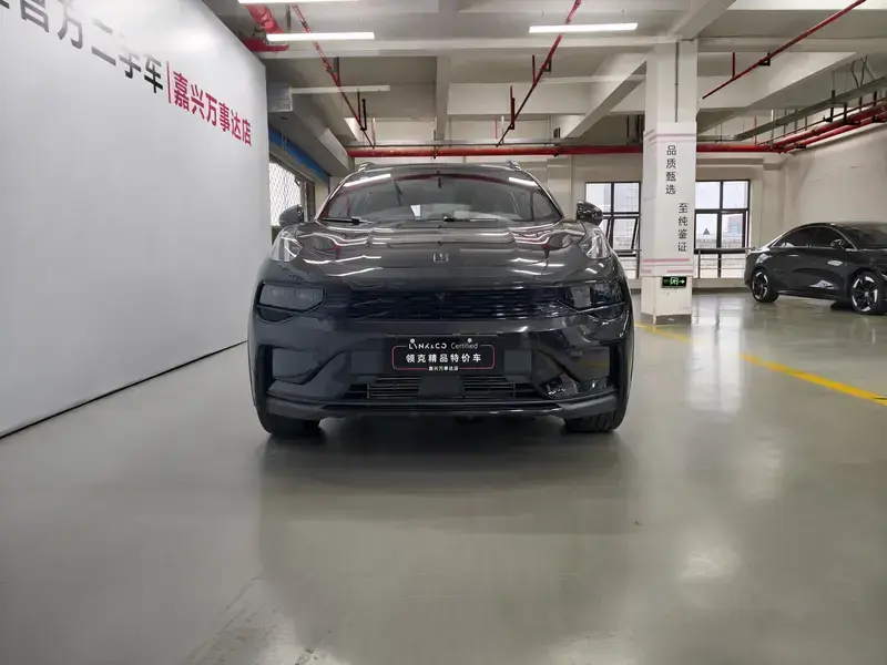 2025 Lynk & Co 01 с пробегом 15 000 км