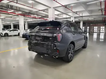 2025 Lynk & Co 01 с пробегом 15 000 км