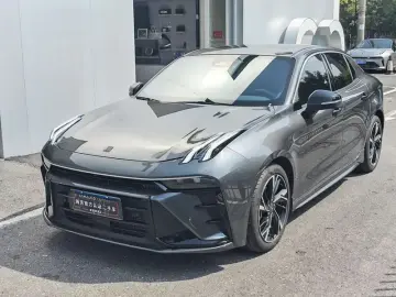 Lynk & Co 03