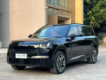 2025 Lynk & Co 900 с пробегом 14 900 км