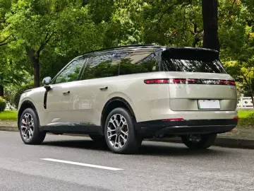 2025 Lynk & Co 900 с пробегом 20 000 км