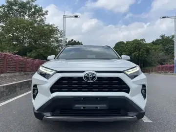 2023 Toyota RAV4 с пробегом 56 000 км