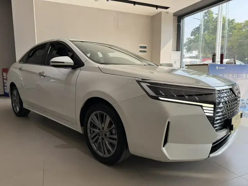 2023 Venucia D60 с пробегом 20 000 км