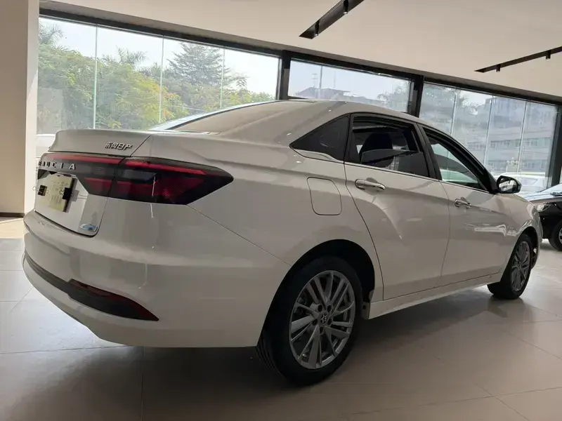 2023 Venucia D60 с пробегом 20 000 км