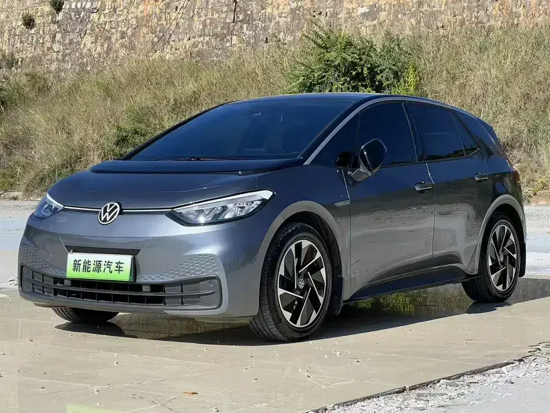 2024 Volkswagen ID.3 с пробегом 30 000 км