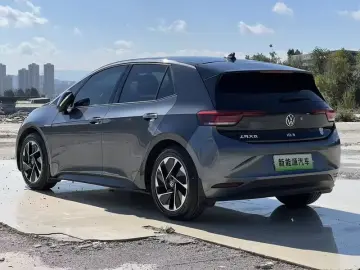 2024 Volkswagen ID.3 с пробегом 30 000 км
