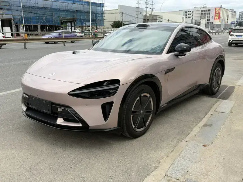 2025 Xiaomi YU7 с пробегом 17 000 км