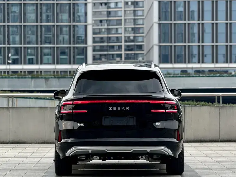 2026 Zeekr 8X с пробегом 2 000 км
