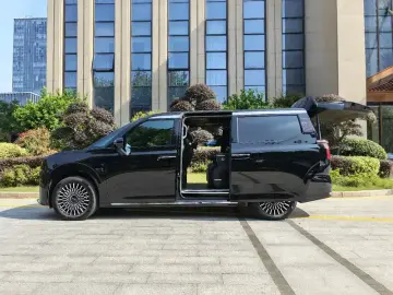 2025 Zeekr 009 с пробегом 62 000 км