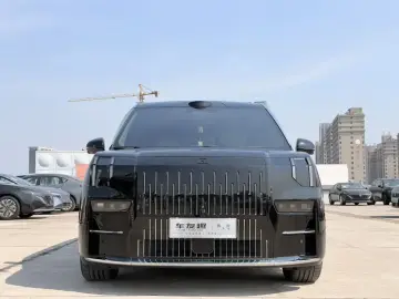 2024 Zeekr 009 с пробегом 40 000 км
