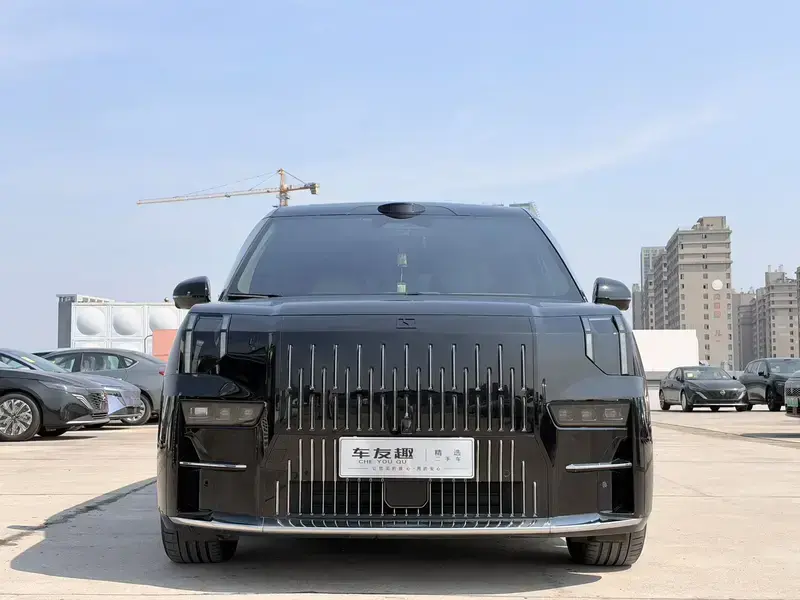 2024 Zeekr 009 с пробегом 40 000 км
