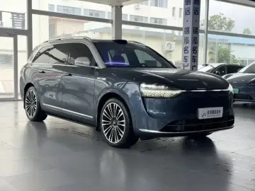 2024 Aito M9 с пробегом 71 300 км