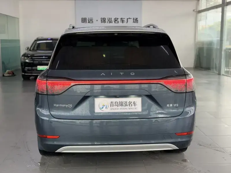 2024 Aito M9 с пробегом 71 300 км