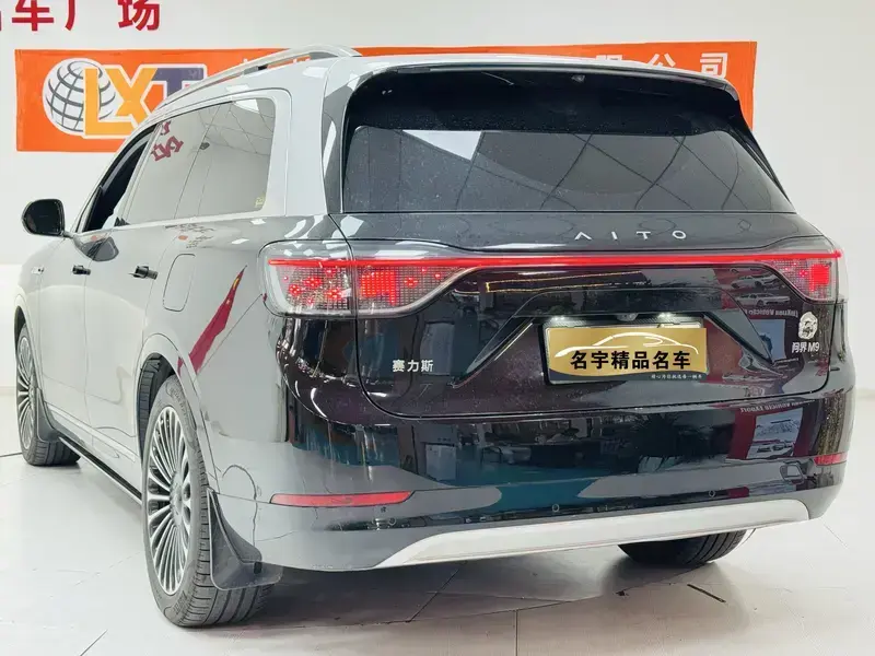 2024 Aito M9 с пробегом 48 000 км