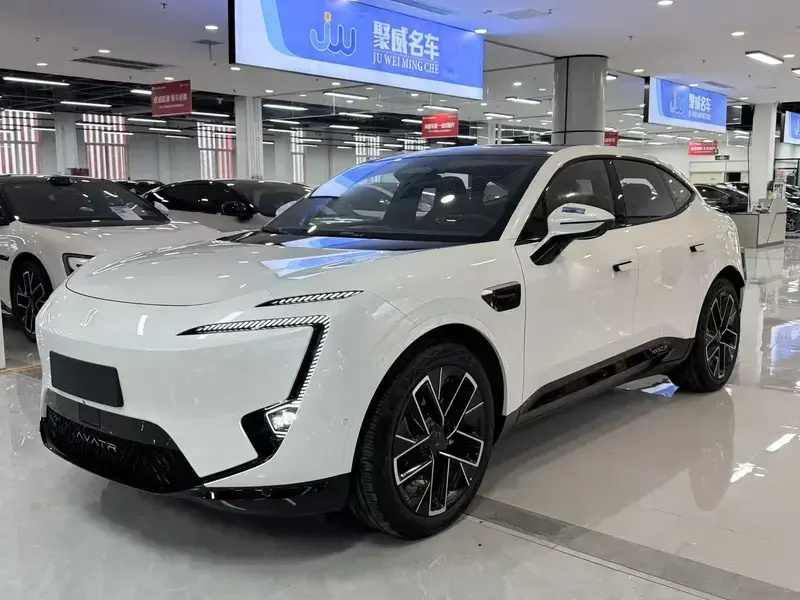 2025 Avatr 11 с пробегом 100 км