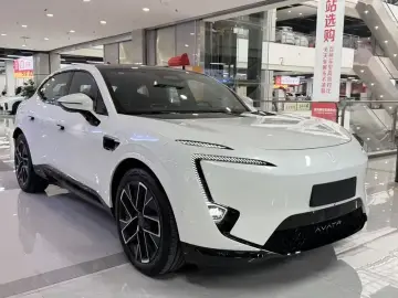 2025 Avatr 11 с пробегом 100 км