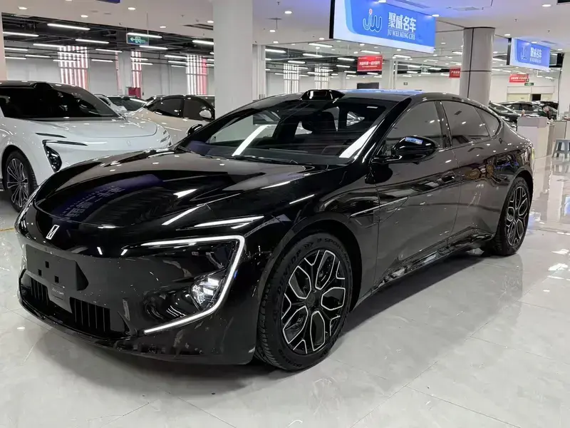 2026 Avatr 12 с пробегом 3 900 км