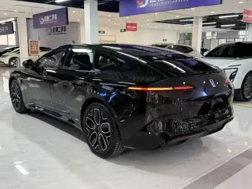 2026 Avatr 12 с пробегом 3 900 км