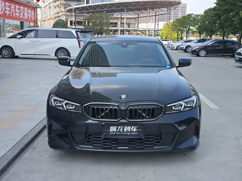 2025 BMW 3 серии с пробегом 24 800 км