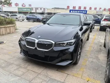 2023 BMW i3 с пробегом 40 000 км
