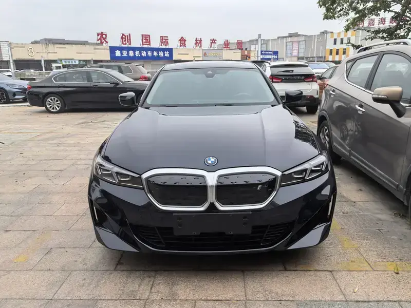 2023 BMW i3 с пробегом 40 000 км
