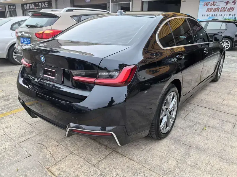 2023 BMW i3 с пробегом 40 000 км