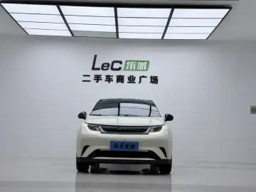 2021 BYD Dolphin с пробегом 9 000 км