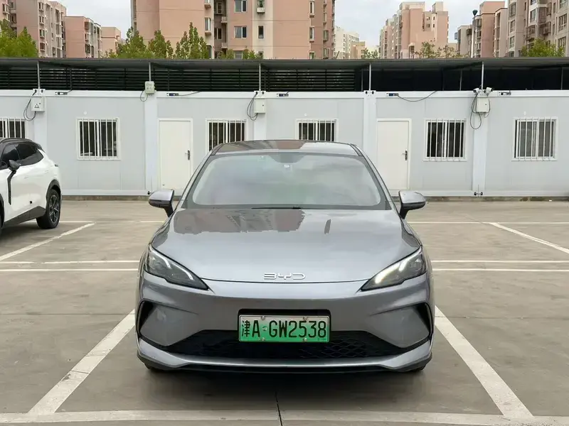 2025 BYD Seal 05 с пробегом 40 000 км