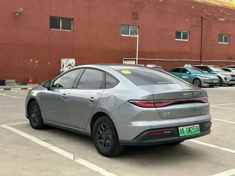 2025 BYD Seal 05 с пробегом 40 000 км