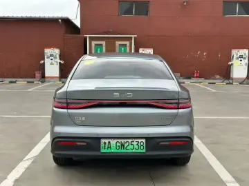 2025 BYD Seal 05 с пробегом 40 000 км
