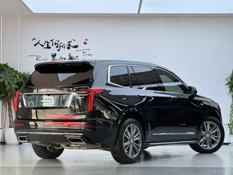 2021 Cadillac XT6 с пробегом 68 000 км