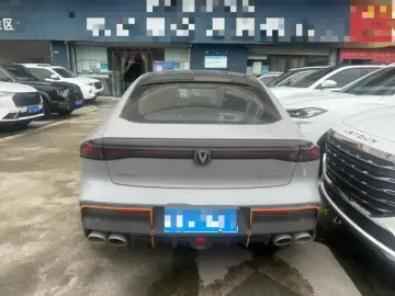 2022 Changan UNI-V с пробегом 39 000 км