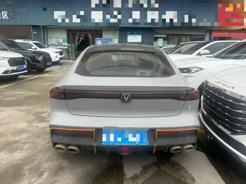 2022 Changan UNI-V с пробегом 39 000 км