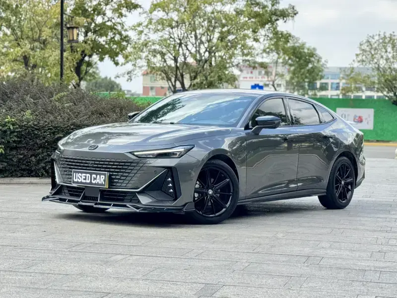 2023 Changan UNI-V с пробегом 14 000 км