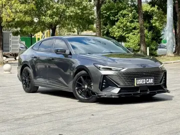 2023 Changan UNI-V с пробегом 14 000 км