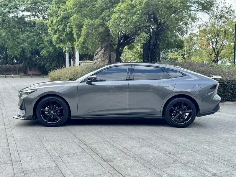 2023 Changan UNI-V с пробегом 14 000 км
