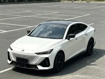 2022 Changan UNI-V с пробегом 37 000 км